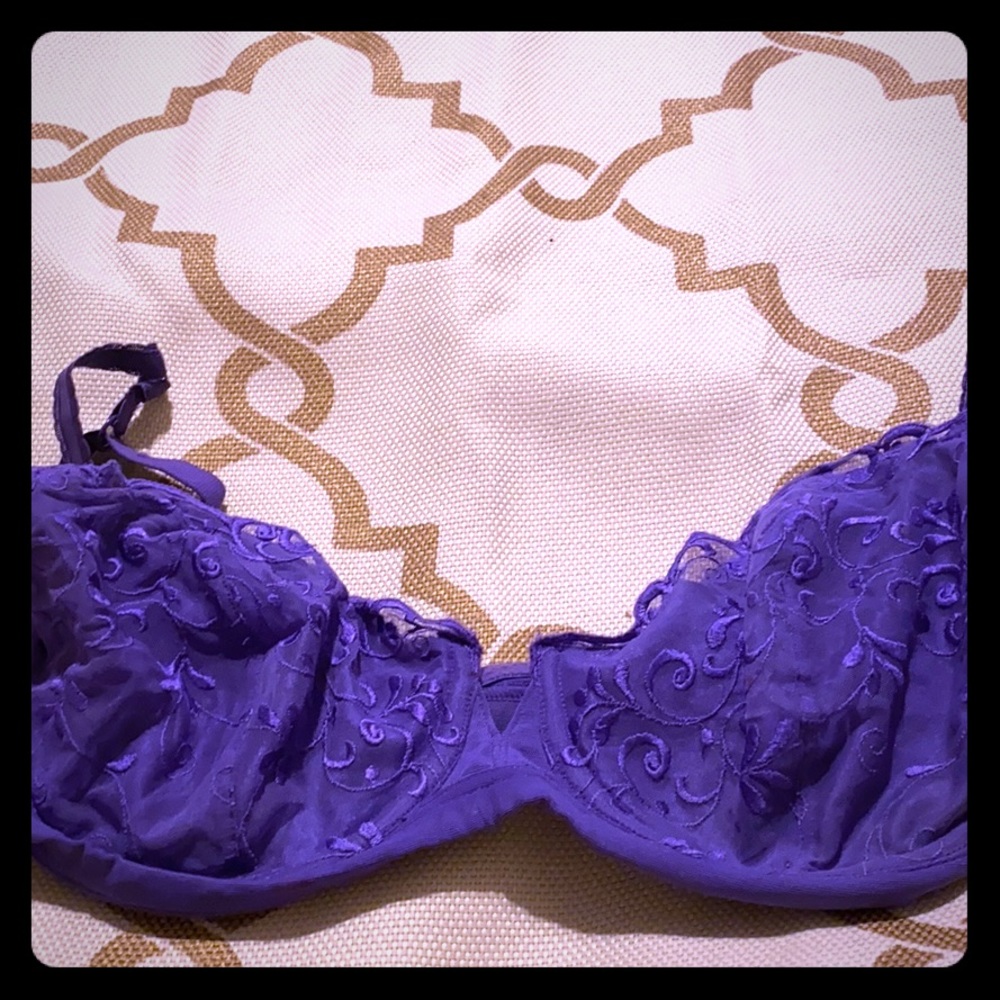 VS purple 38D bra